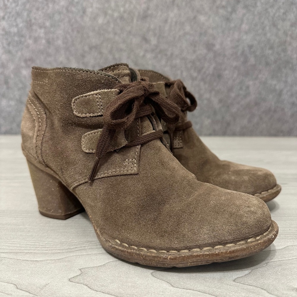 Clarks Carleta Lyon Ankle Boots Womens 7 Brown Suede Lace Up Block Heel Booties